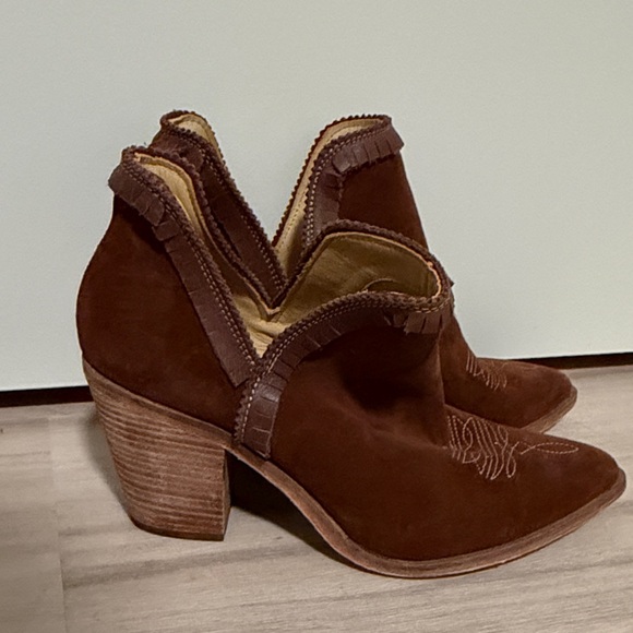 Lucchese Brown Ankle Boots - Picture 2 of 7